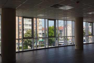 Помещение своб.назн., 180,5 м², 3/8 эт.