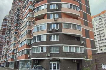 Помещение своб.назн., 470 м², 1/18 эт.